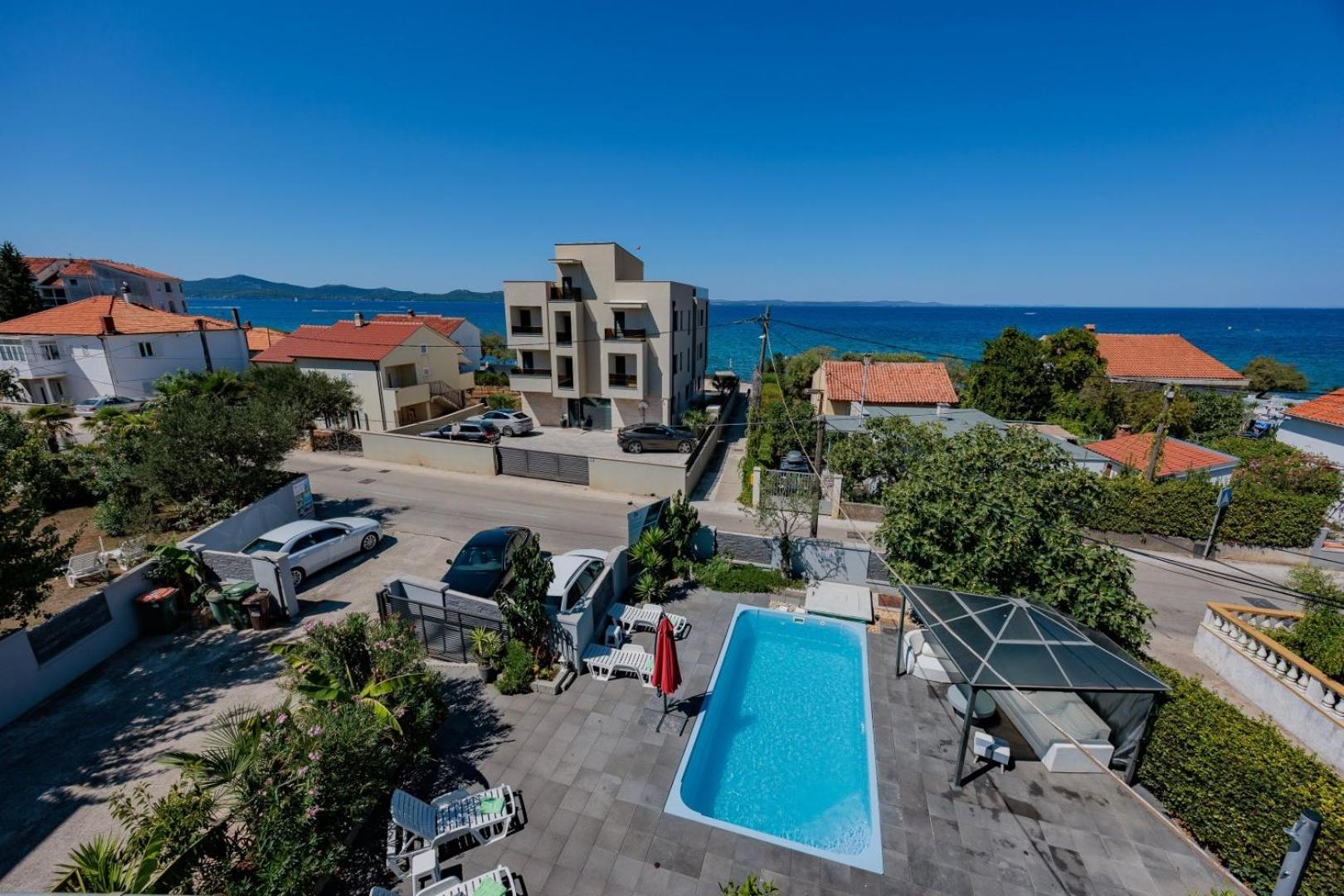 Crowonder Lucky House With Pool And Patio 30 Meters From The Zadar