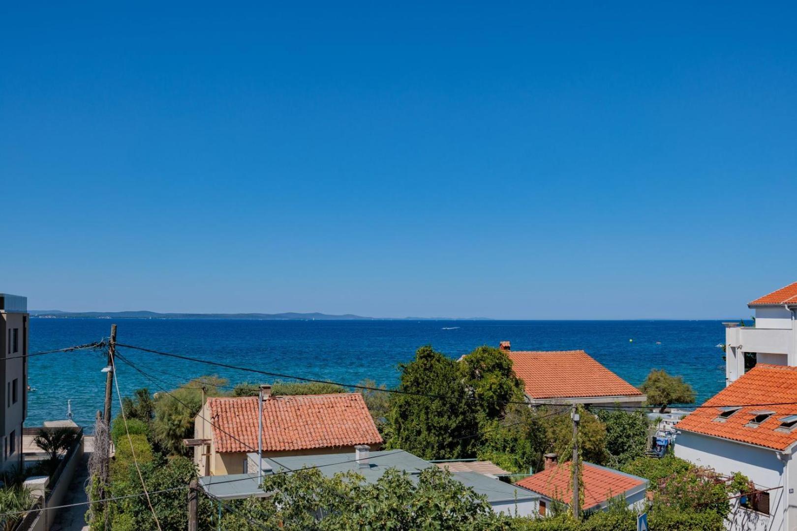 Crowonder Lucky House With Pool And Patio 30 Meters From The
