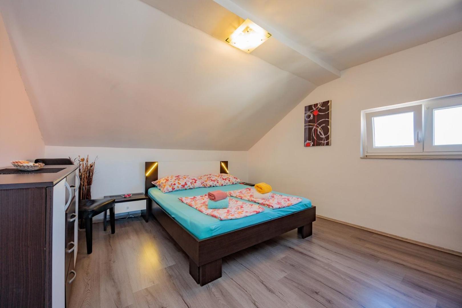 Crowonder Lucky House With Pool And Patio 30 Meters From The