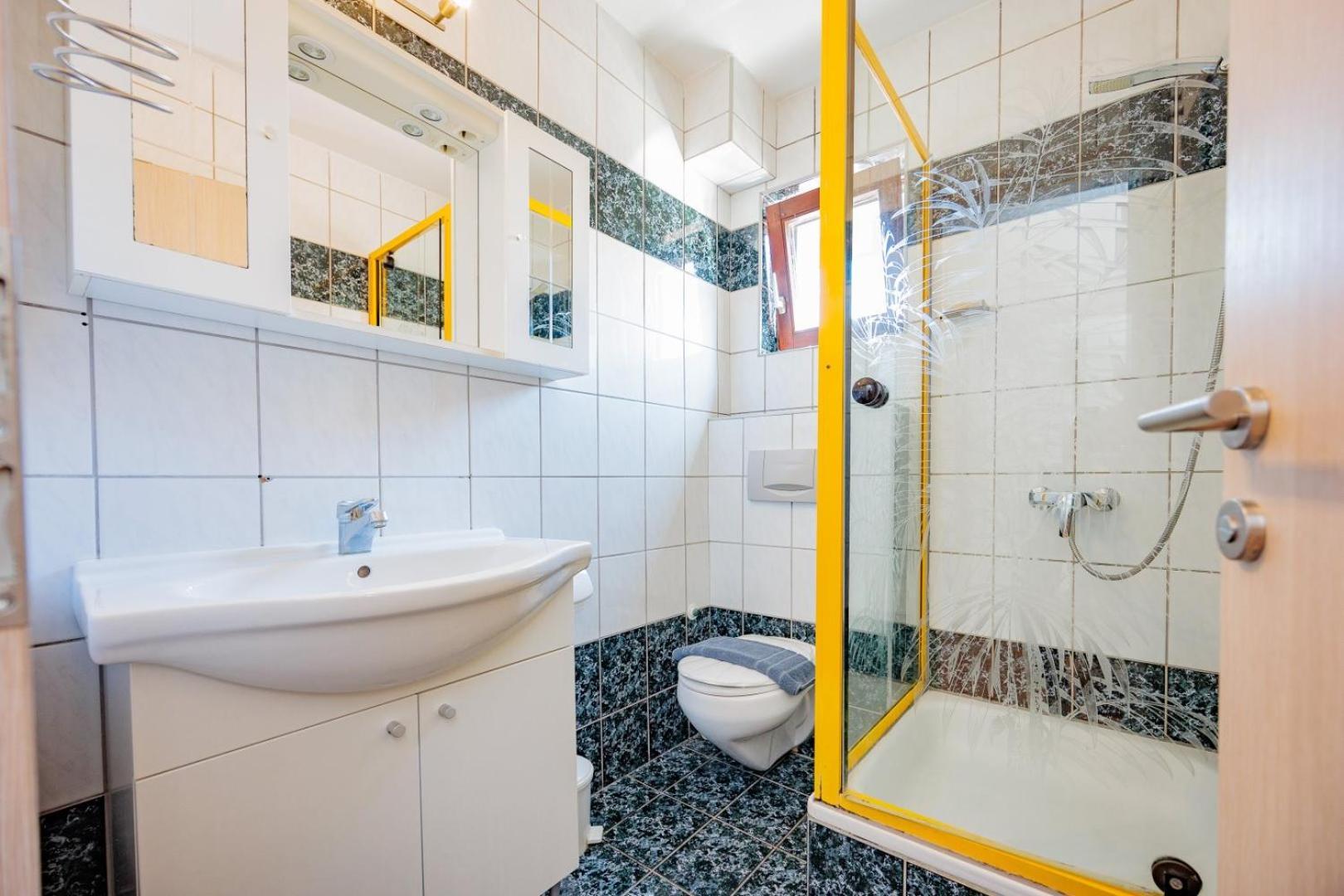 Apartament Crowonder Lucky House With Pool And Patio 30 Meters From The