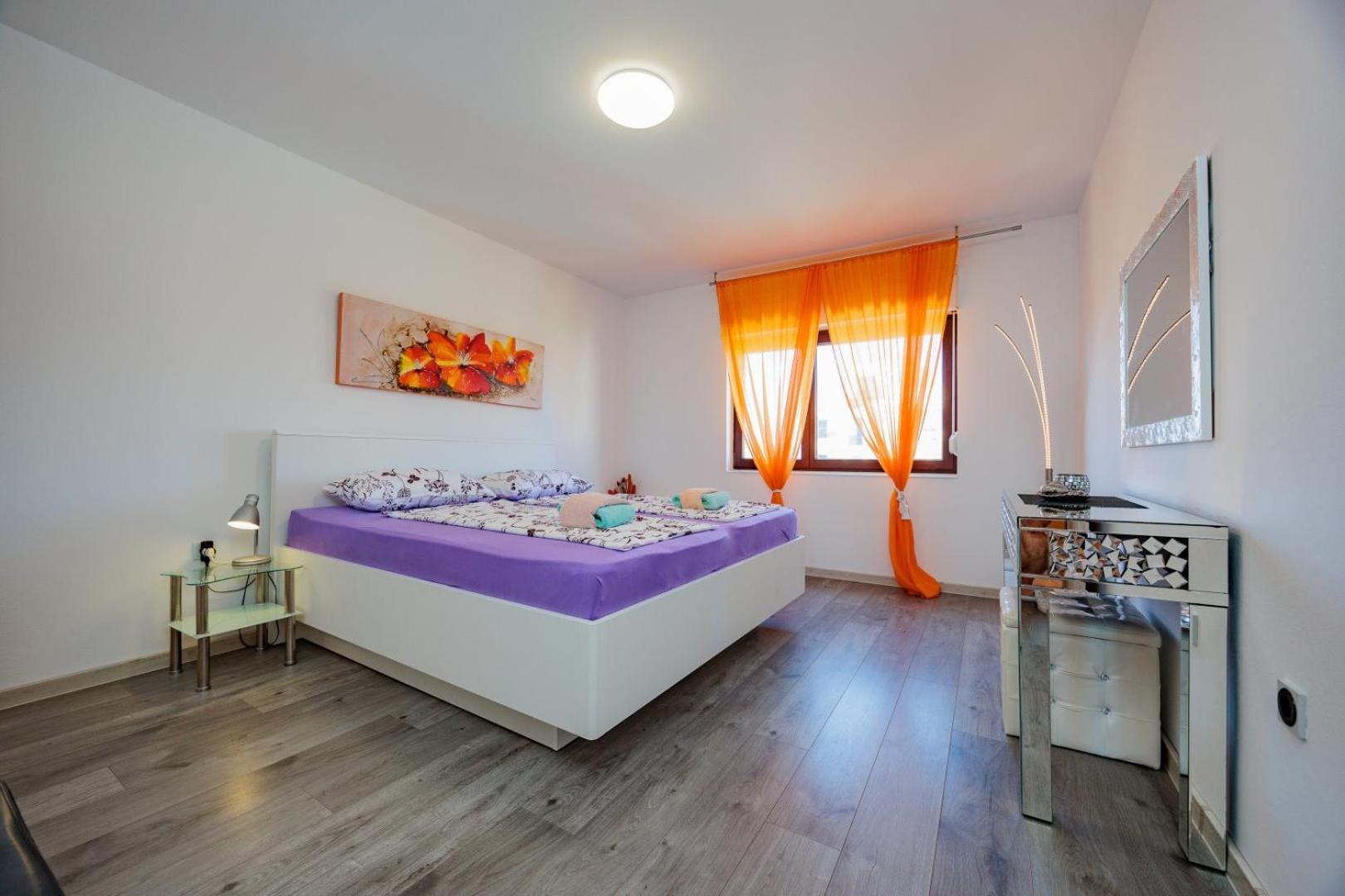Apartment Crowonder Lucky House With Pool And Patio 30 Meters From The