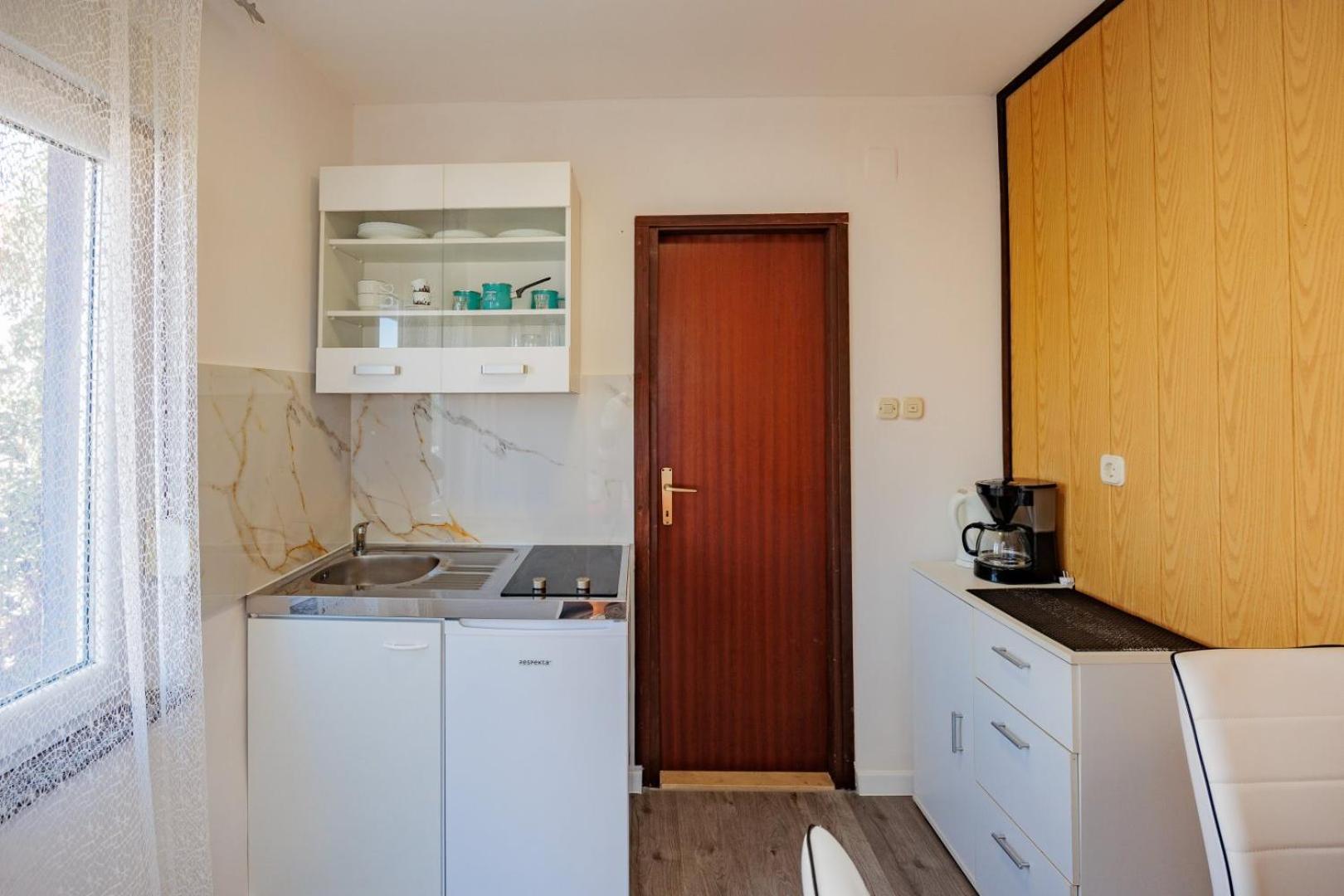 Crowonder Lucky House With Pool And Patio 30 Meters From The *