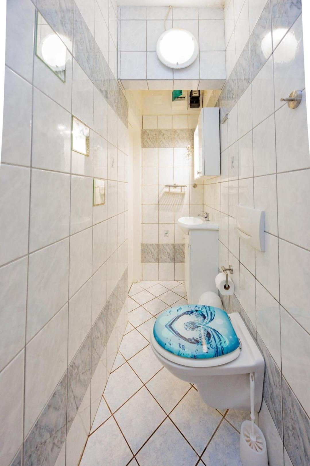 Crowonder Lucky House With Pool And Patio 30 Meters From The *
