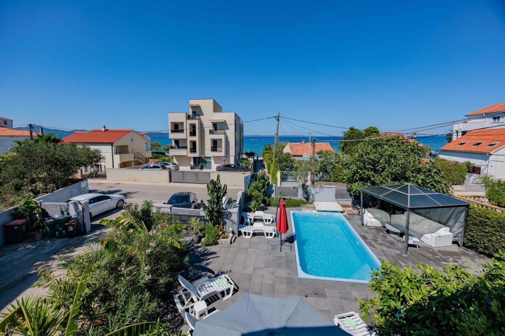 Crowonder Lucky House With Pool And Patio 30 Meters From The Apartament *