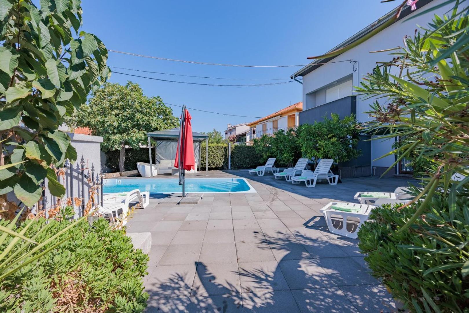 Crowonder Lucky House With Pool And Patio 30 Meters From The Zadar
