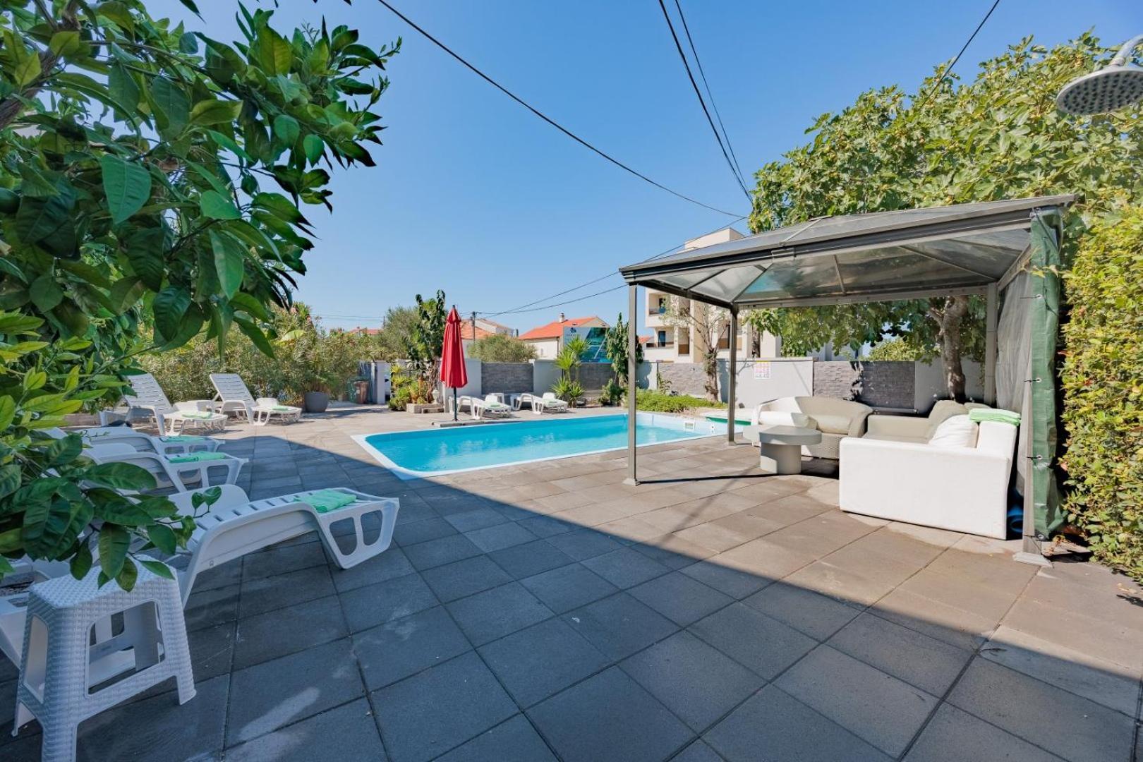 Crowonder Lucky House With Pool And Patio 30 Meters From The Apartament Zadar